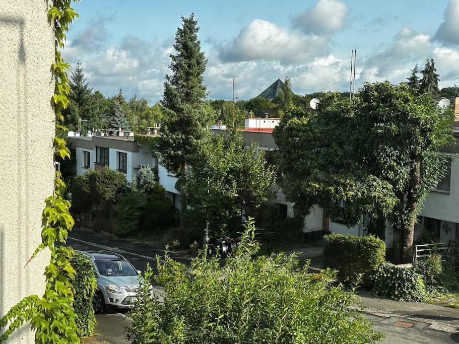 Byt V Rezidencni Ctvrti Prahy 6 Prague Exterior photo